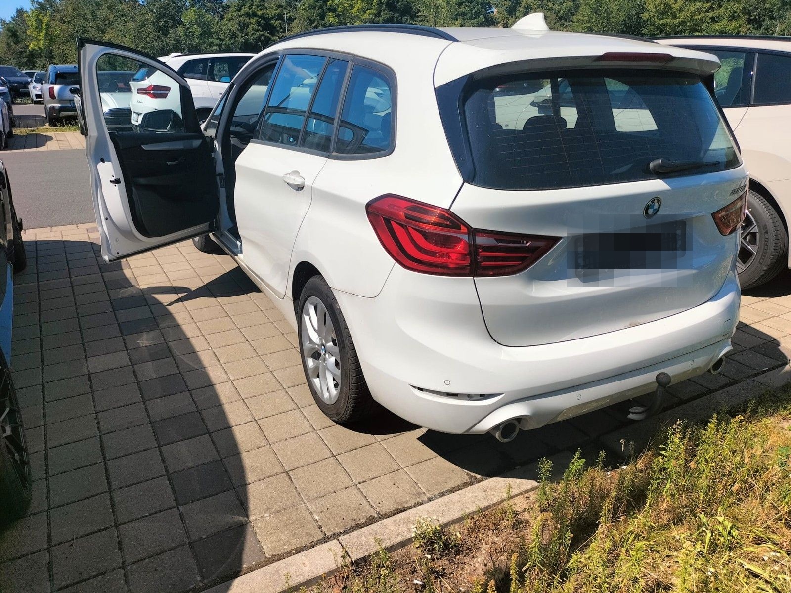BMW 218d Gran Tourer Advantage *AHK*PDC foto 6