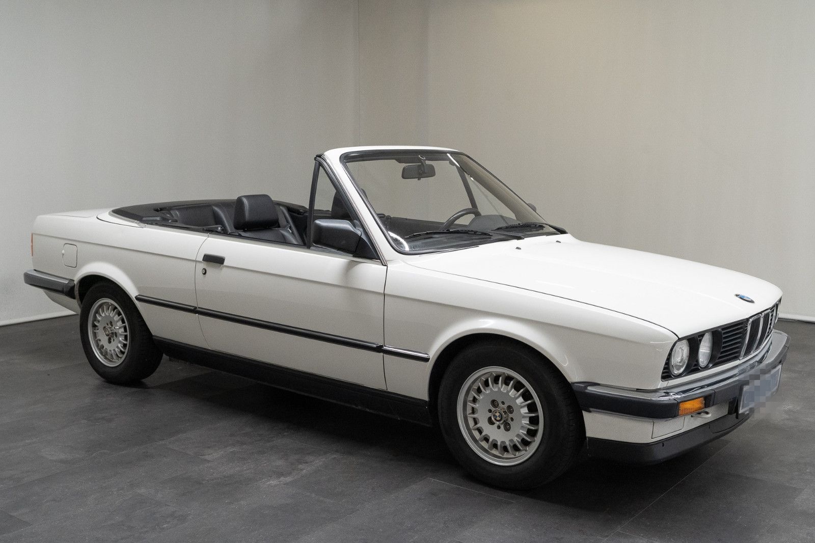 BMW 320i Cabriolet Automatik foto 2