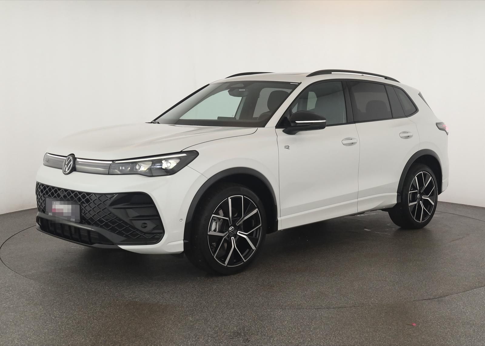 Volkswagen Tiguan 2.0 TSI DSG 4M R-Line IQ Pano Nav 360 AHK foto 2