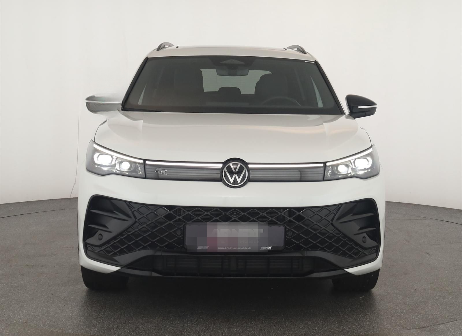 Volkswagen Tiguan 2.0 TSI DSG 4M R-Line IQ Pano Nav 360 AHK foto 3