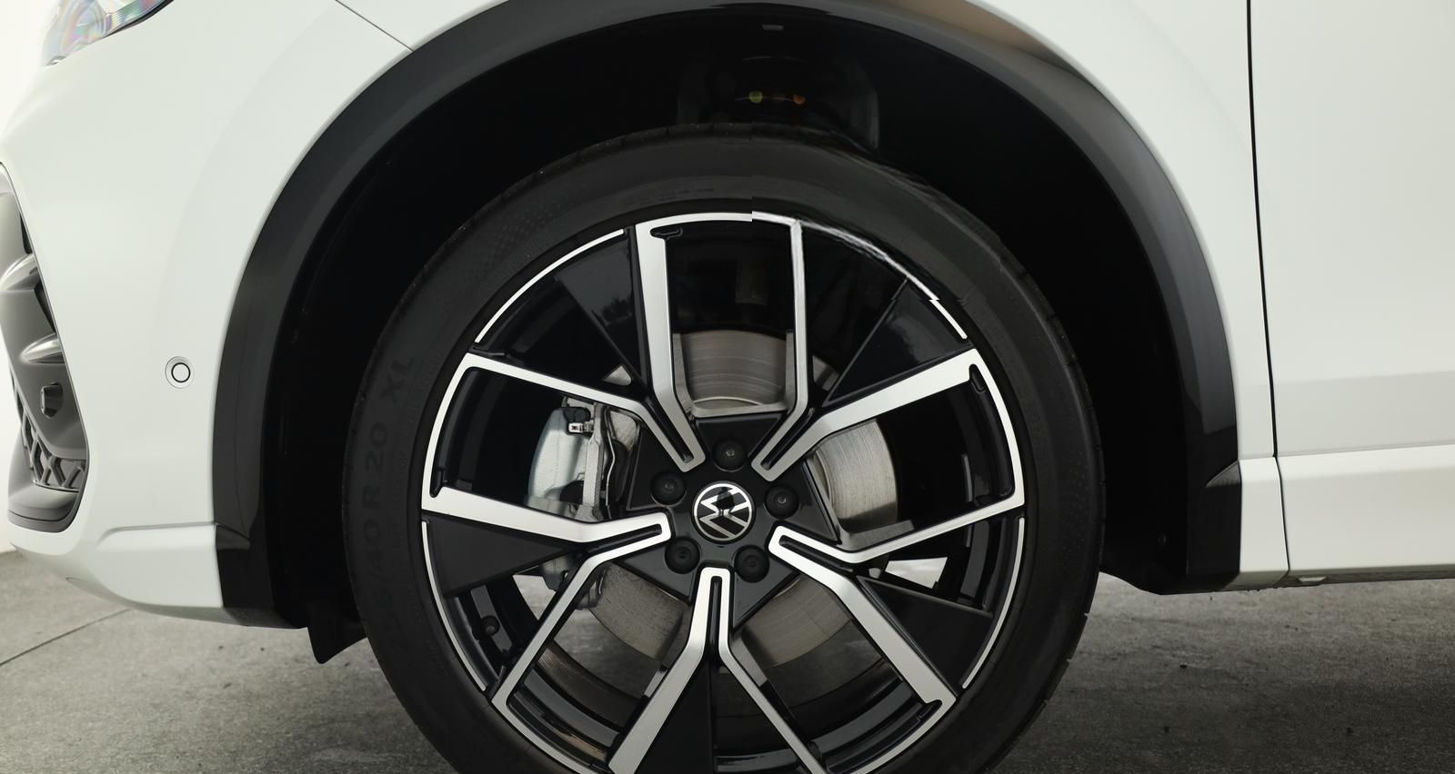 Volkswagen Tiguan 2.0 TSI DSG 4M R-Line IQ Pano Nav 360 AHK foto 22