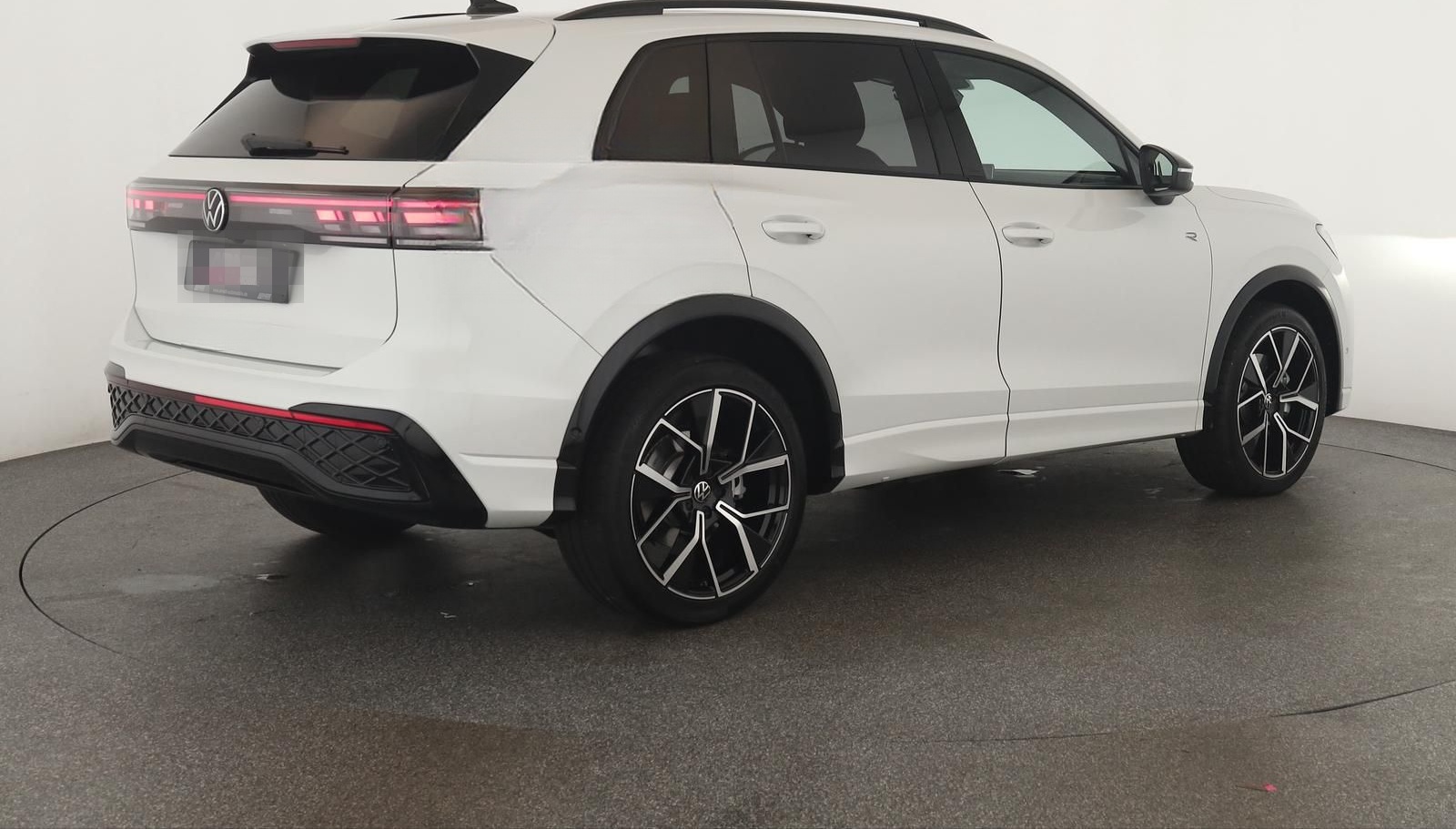Volkswagen Tiguan 2.0 TSI DSG 4M R-Line IQ Pano Nav 360 AHK foto 5