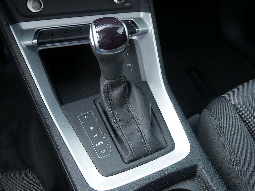 Audi Q3 35 TFSI S line NAVI+LED+KAMERA+SHZ+PDC+KLIMA+ foto 17