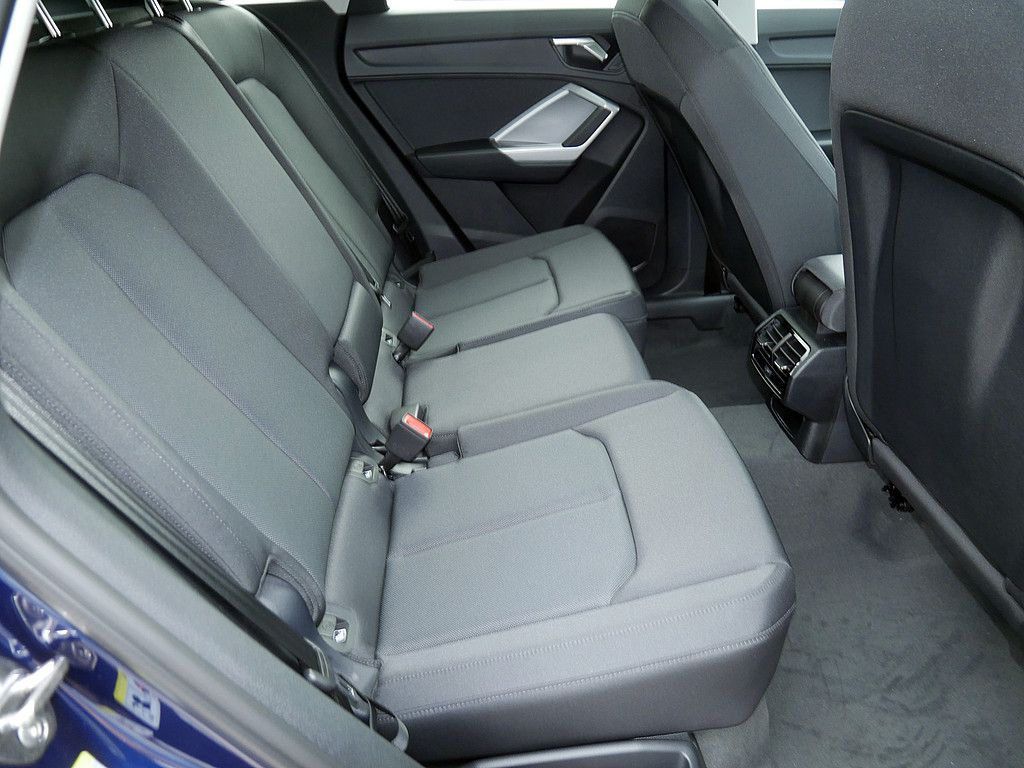 Audi Q3 35 TFSI S line NAVI+LED+KAMERA+SHZ+PDC+KLIMA+ foto 8
