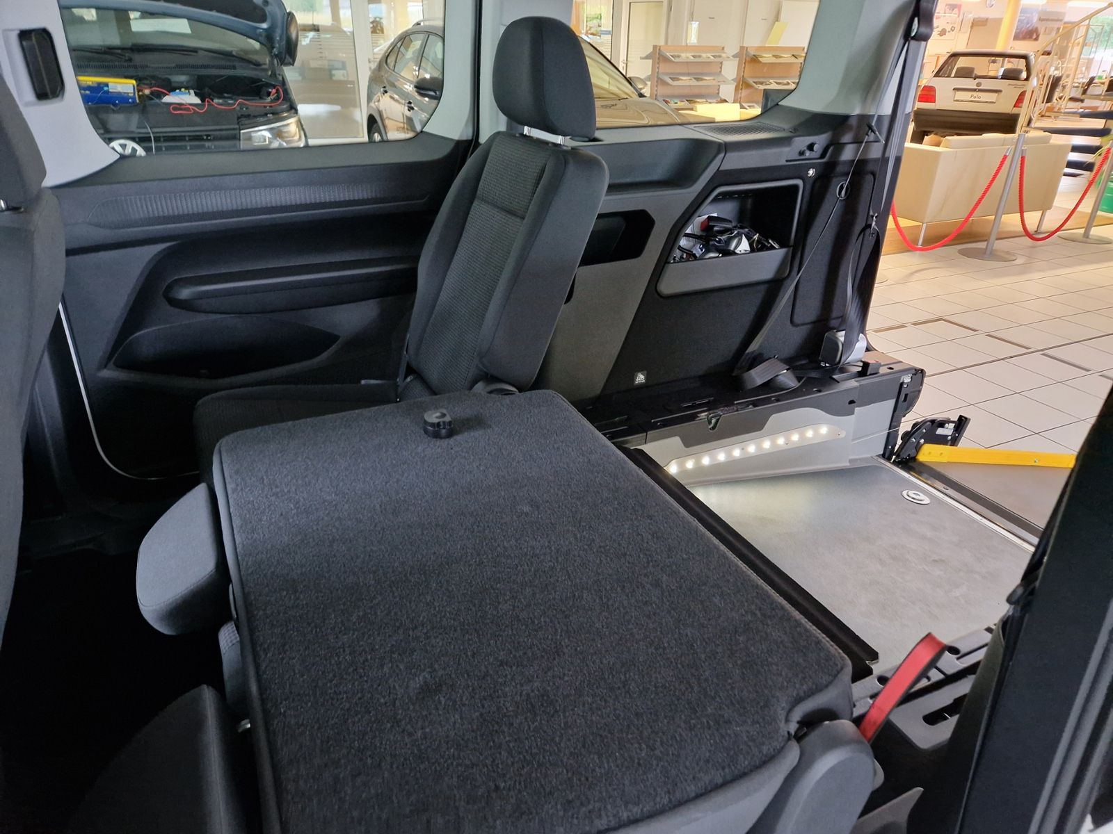 Volkswagen Caddy Maxi 2.0 TDI Behindertengerecht/Rollstuhlr foto 15