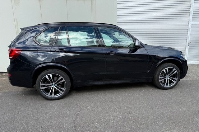 BMW X5 M50 M50d - foto 2