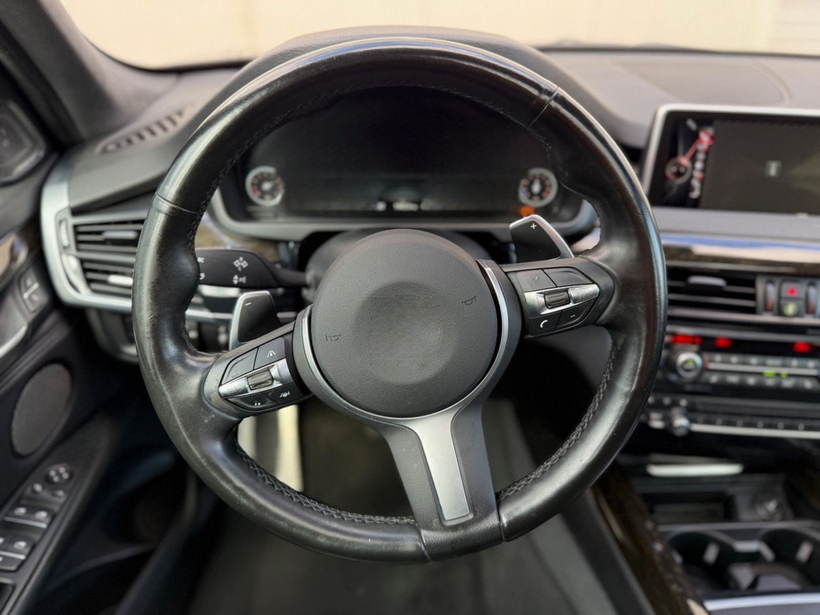 BMW X5 M50 M50d - foto 9