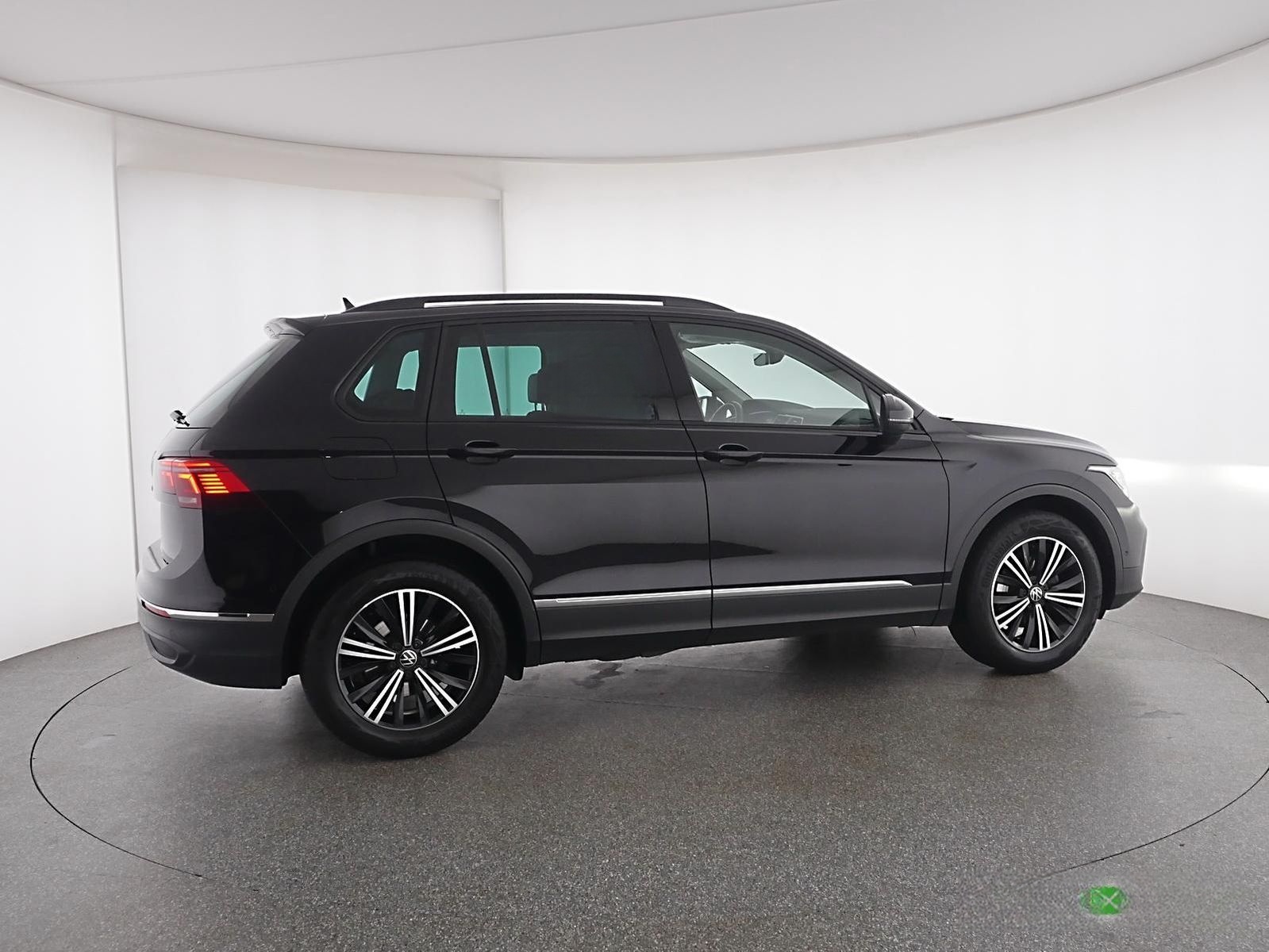 Volkswagen Tiguan 2.0TDI DSG Life AHK IQ.MATRIX PanoramaSch foto 16