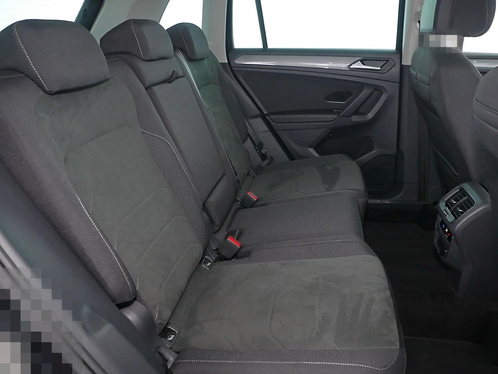 Volkswagen Tiguan 2.0TDI DSG Life AHK IQ.MATRIX PanoramaSch foto 8