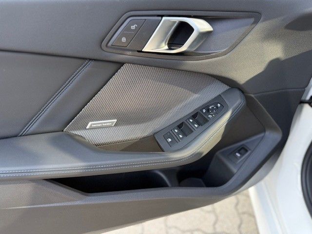 BMW 120 d M-Sport HarmanKardon LED Iconic-Glow Park- foto 16