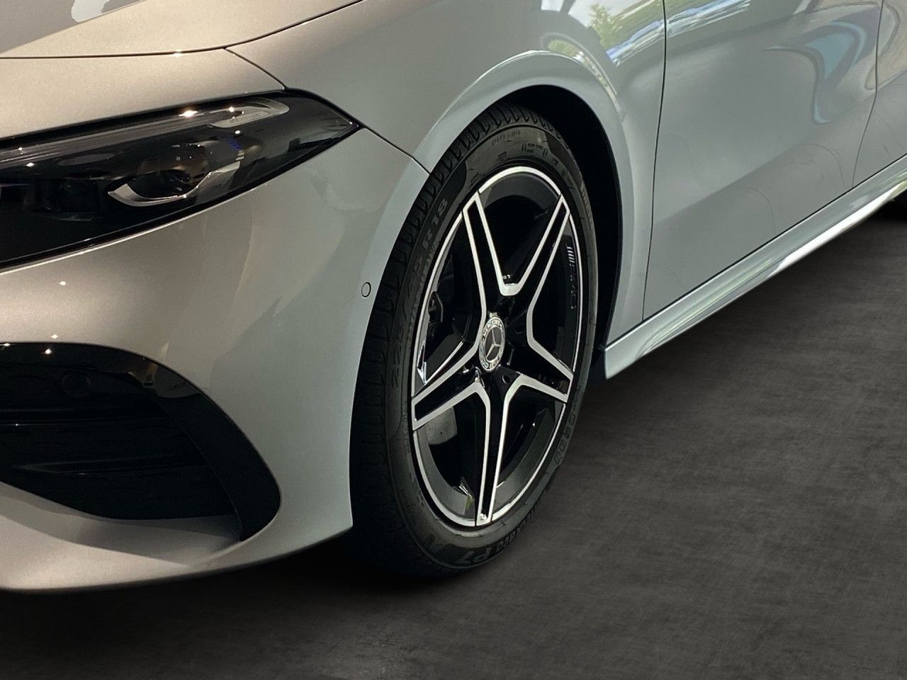 Mercedes-Benz A 200 AMG+PANO+KEYLESS+MULTI+360°+PARK+DISTR foto 6