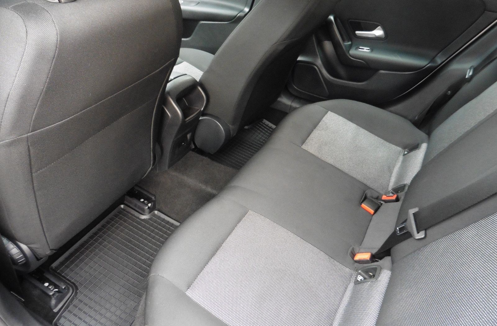 Mercedes-Benz CLA 180 Autom.*LED*NAVI*PDC*Kamera*Spurhalte... foto 7