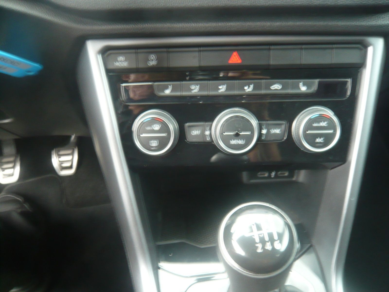 Volkswagen T-Roc-NAVI-PDC-SHZ-AHK-1 HAND foto 10