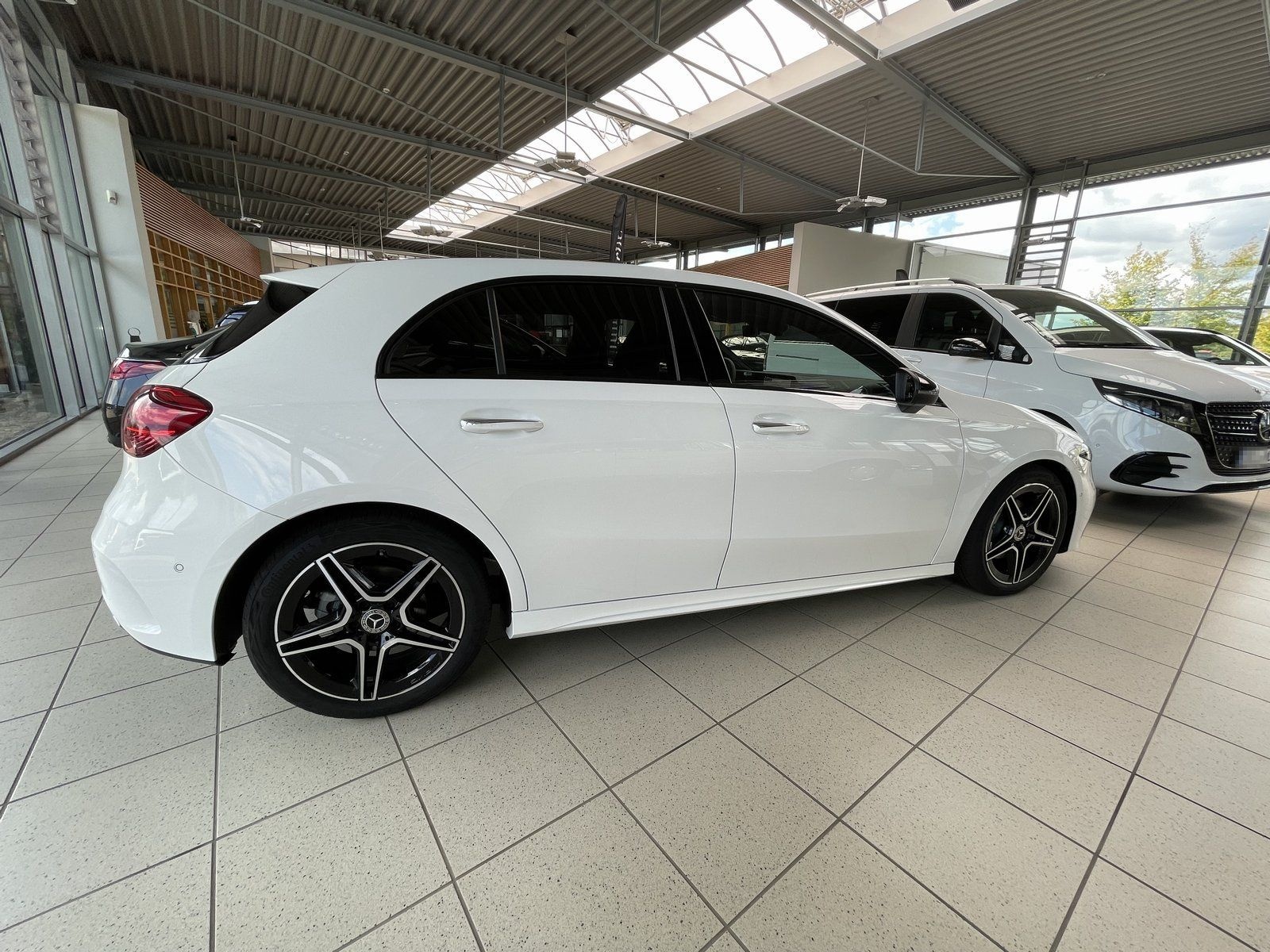Mercedes-Benz A 200 d AMG Advanced Plus Nght Pano AHK Standhzg foto 5