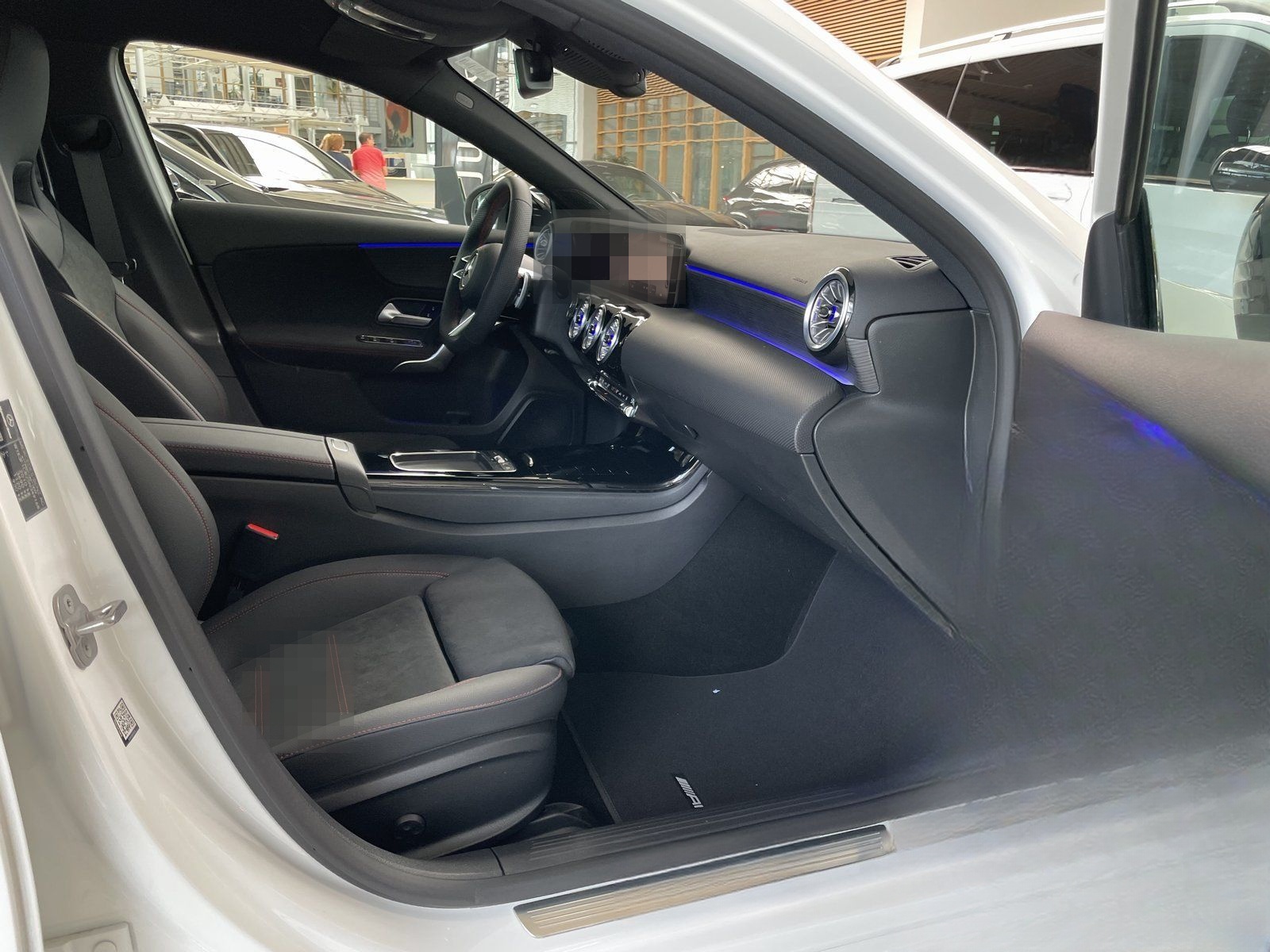 Mercedes-Benz A 200 d AMG Advanced Plus Nght Pano AHK Standhzg foto 7