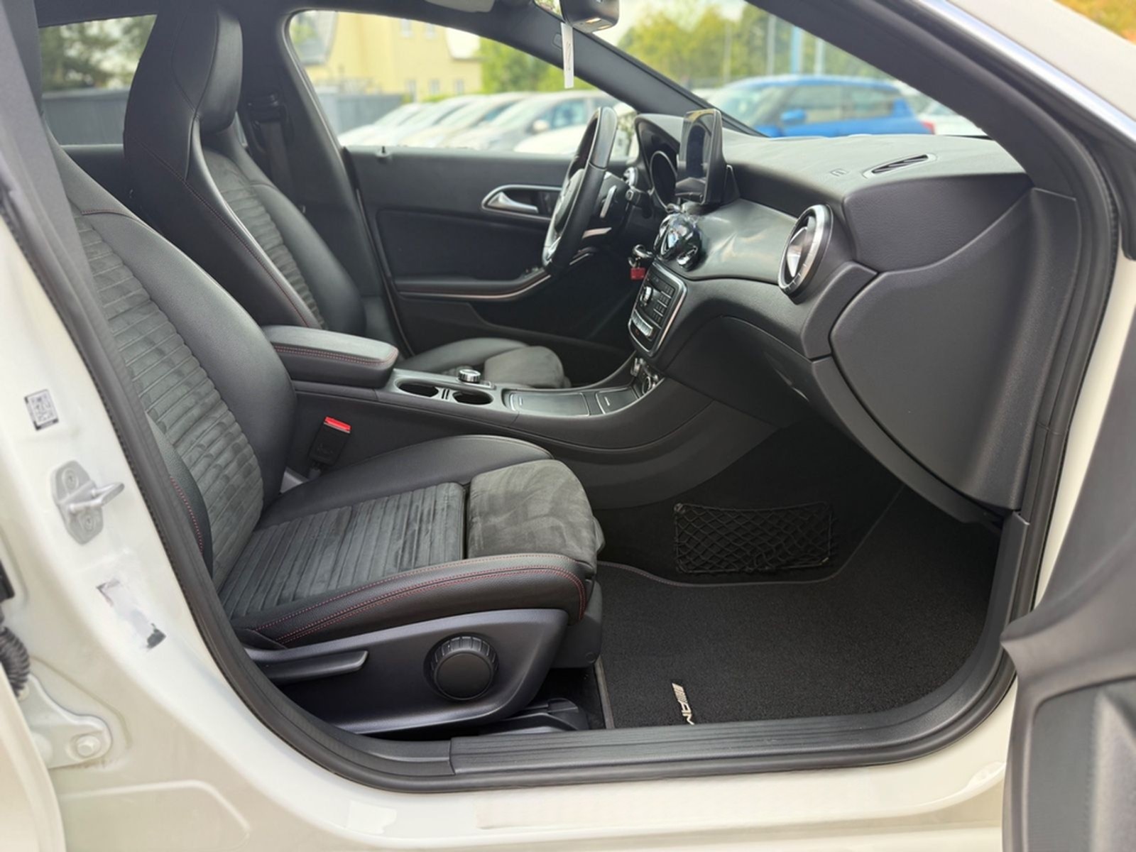 Mercedes-Benz CLA 200 Shooting Brake AMG LED Automatik foto 19