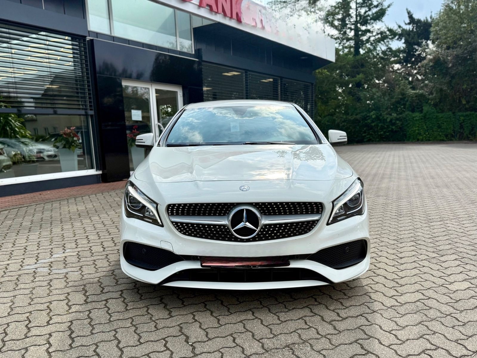 Mercedes-Benz CLA 200 Shooting Brake AMG LED Automatik foto 3