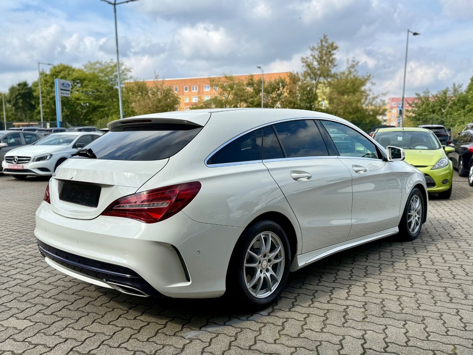 Mercedes-Benz CLA 200 Shooting Brake AMG LED Automatik foto 5
