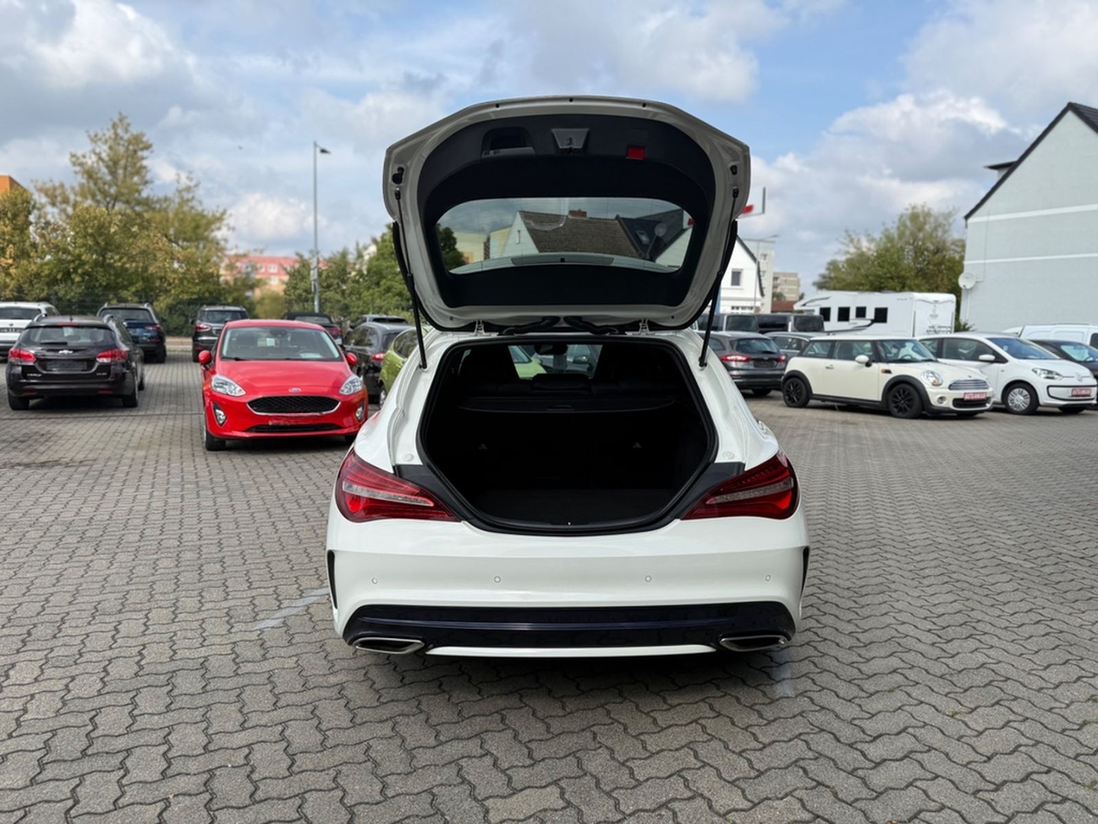 Mercedes-Benz CLA 200 Shooting Brake AMG LED Automatik foto 8