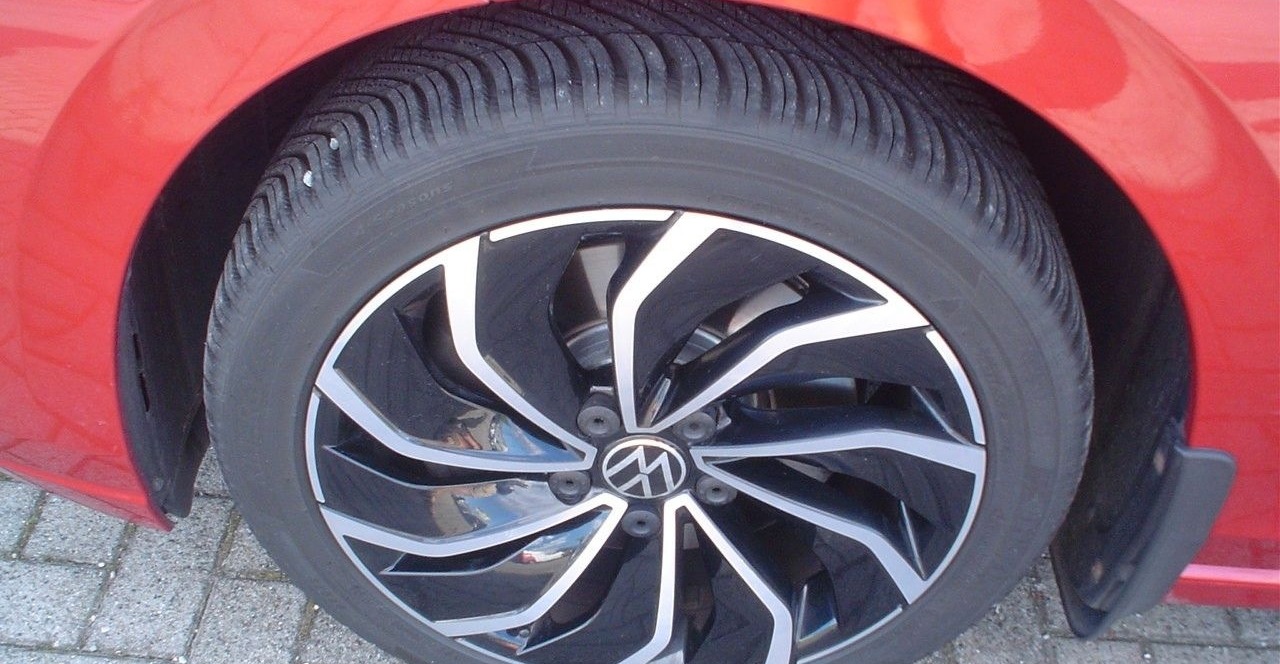 Volkswagen Golf VIII Variant Life eAC LED ACC Navi AHK SHz foto 7
