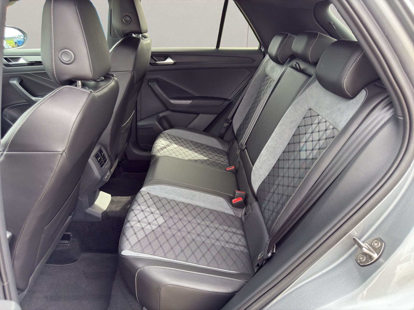 Volkswagen R-Line 4Motion 2.0TSI Black Style AHK Pano LED foto 23