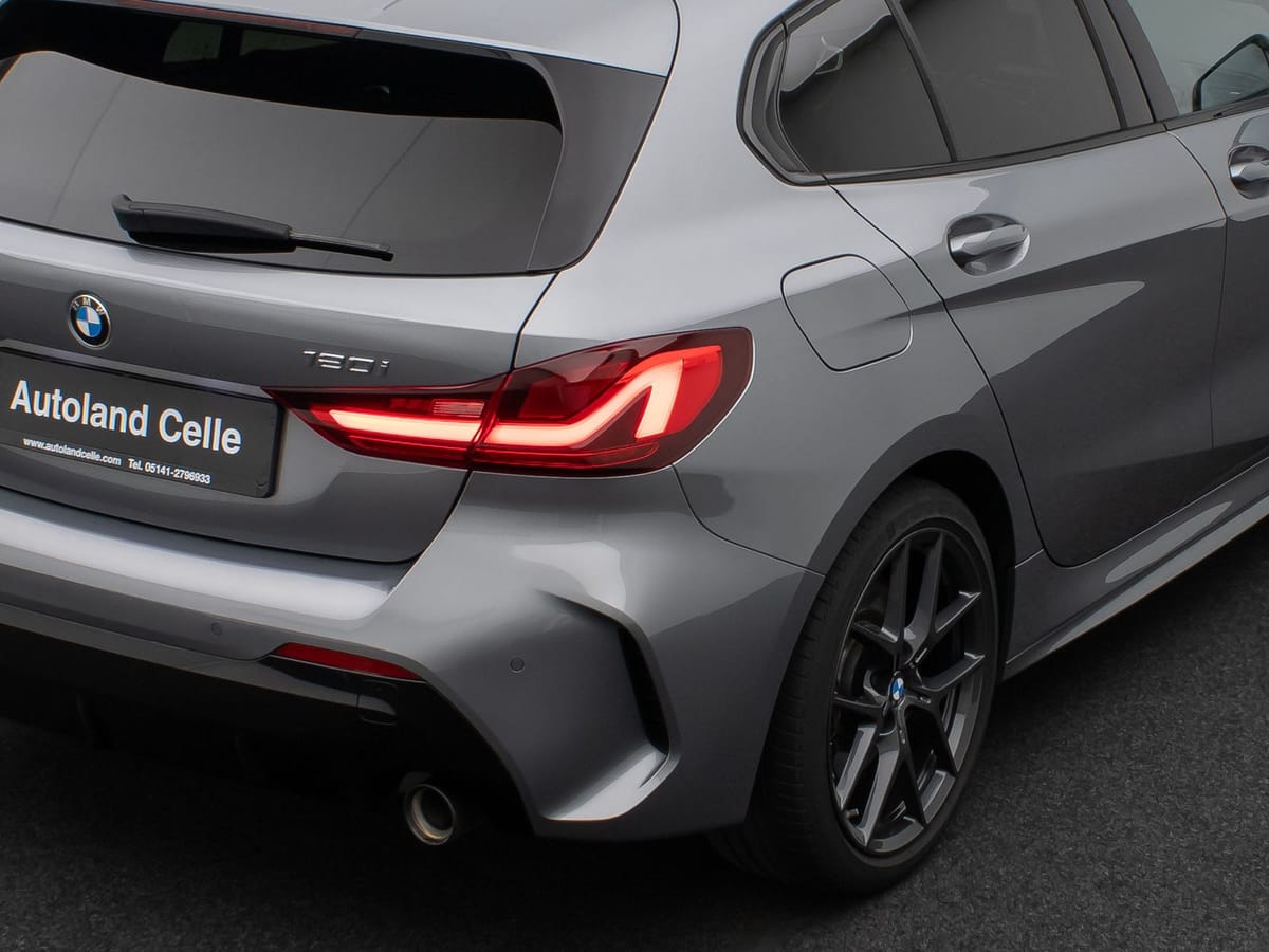 BMW 120i M Sport Panorama PDC DAB Lenkrhzg Komfort foto 15