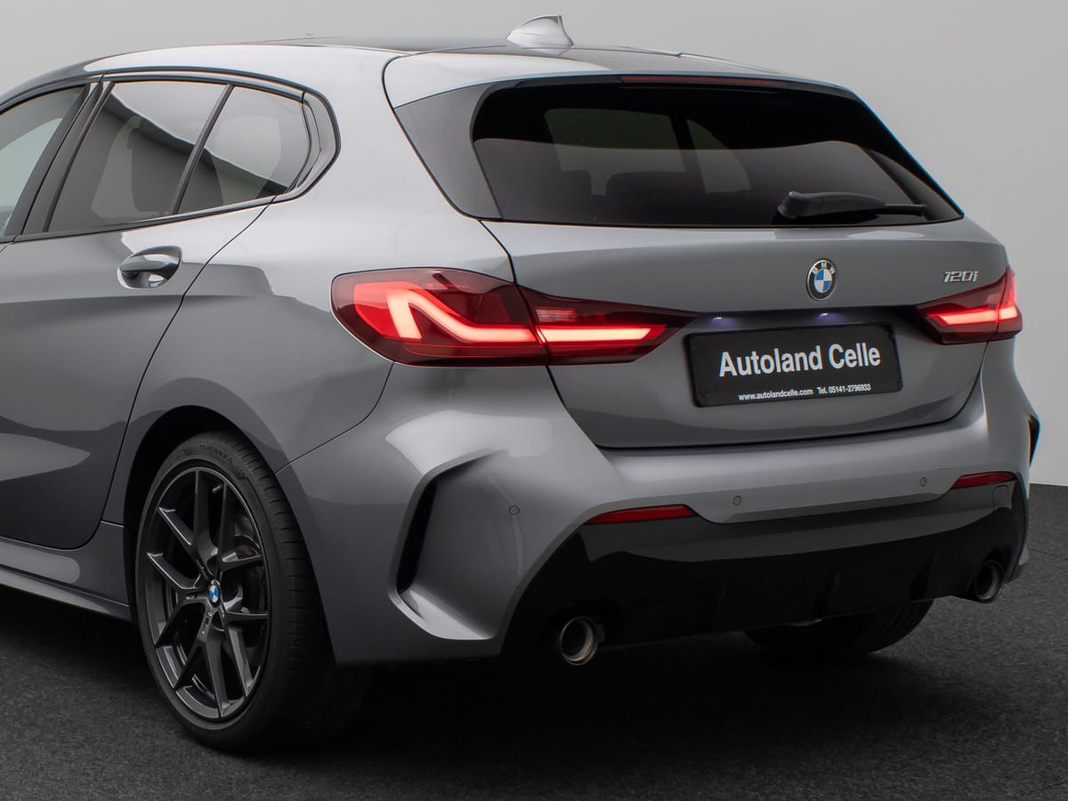 BMW 120i M Sport Panorama PDC DAB Lenkrhzg Komfort foto 16