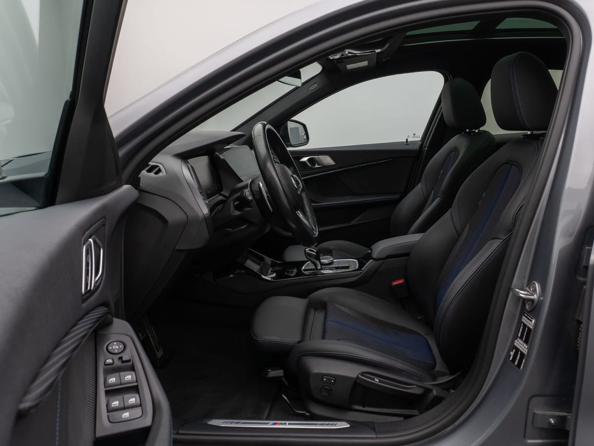 BMW 120i M Sport Panorama PDC DAB Lenkrhzg Komfort foto 19