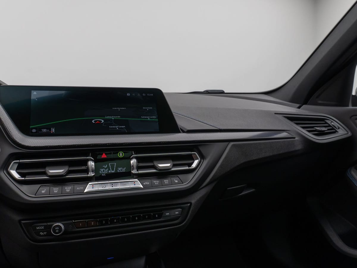 BMW 120i M Sport Panorama PDC DAB Lenkrhzg Komfort foto 21