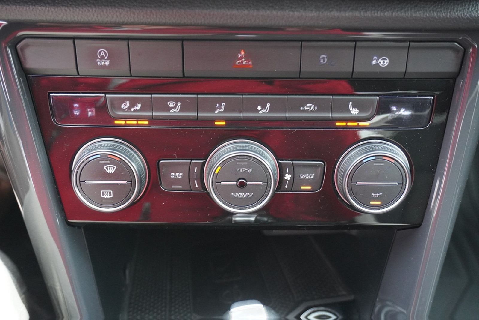 Volkswagen T-Roc 2.0 TSI DSG Sport 4Motion LED Panorama AHK foto 16