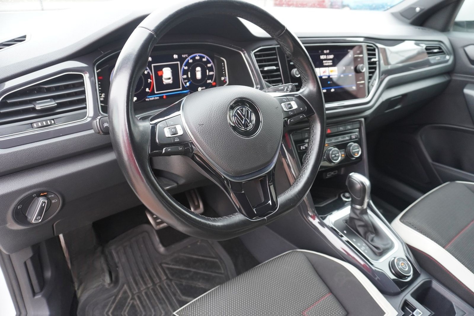 Volkswagen T-Roc 2.0 TSI DSG Sport 4Motion LED Panorama AHK foto 8