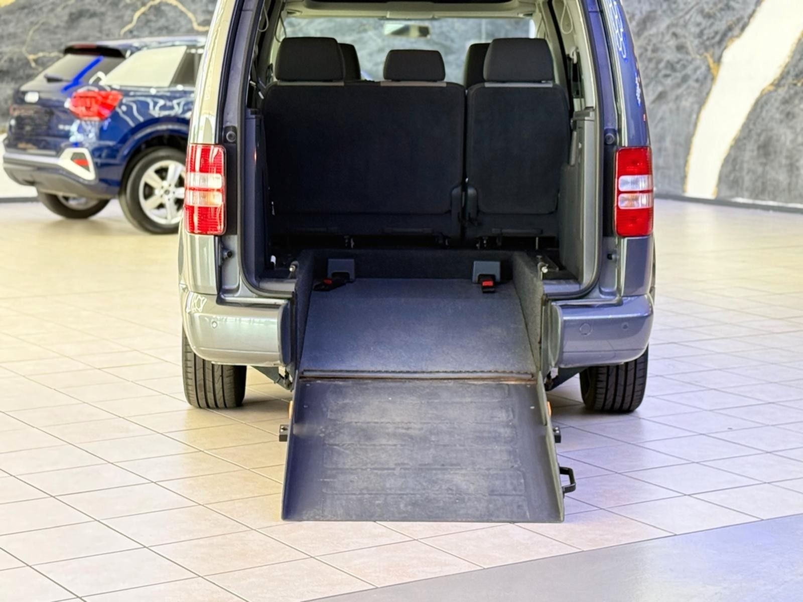 Volkswagen Caddy Maxi-Behindertengerecht-Rampe- foto 11