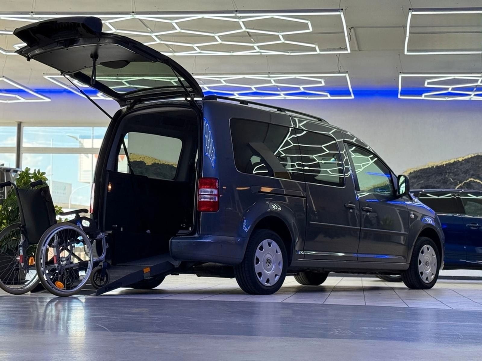 Volkswagen Caddy Maxi-Behindertengerecht-Rampe- foto 3