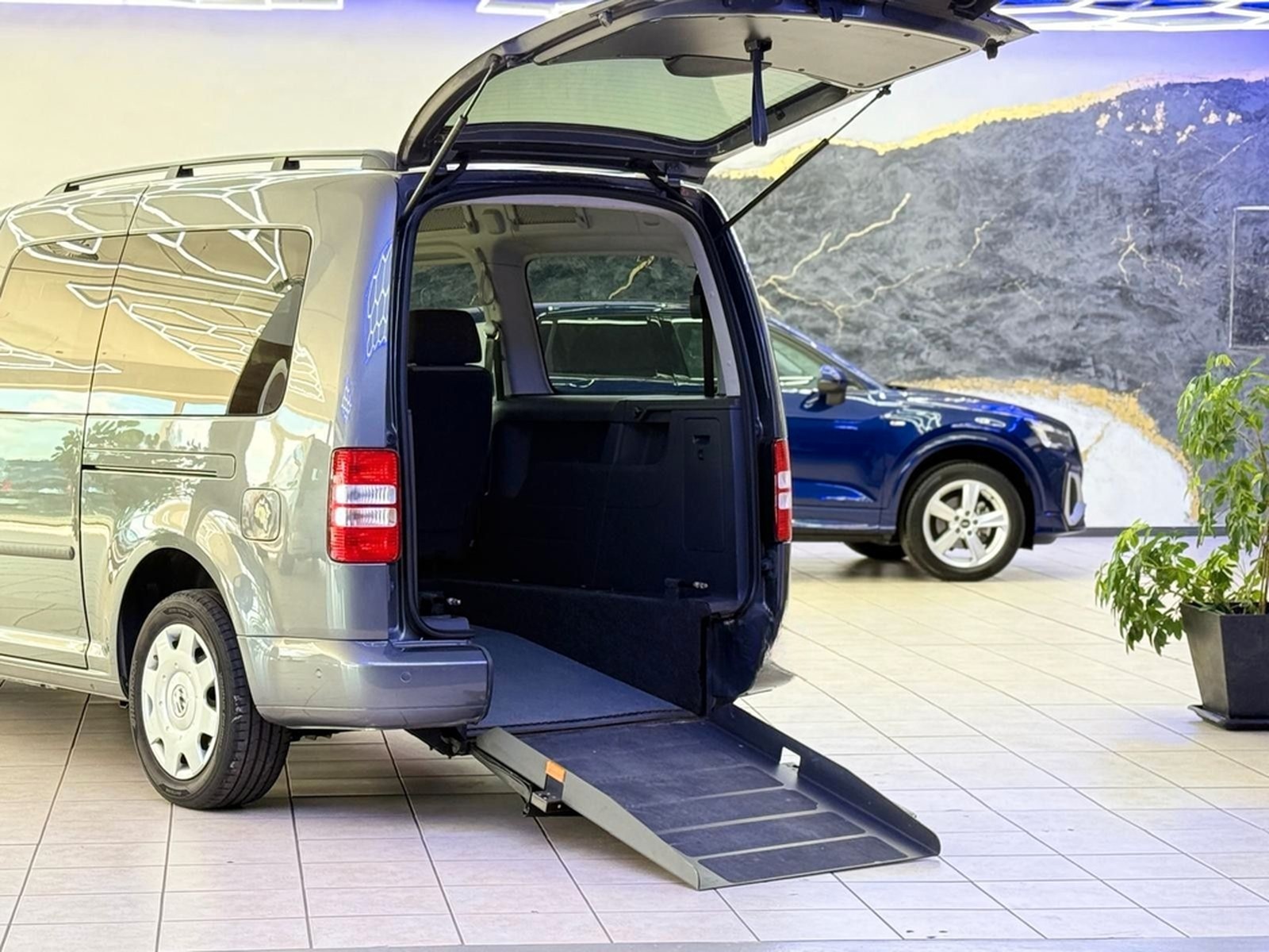 Volkswagen Caddy Maxi-Behindertengerecht-Rampe- foto 9