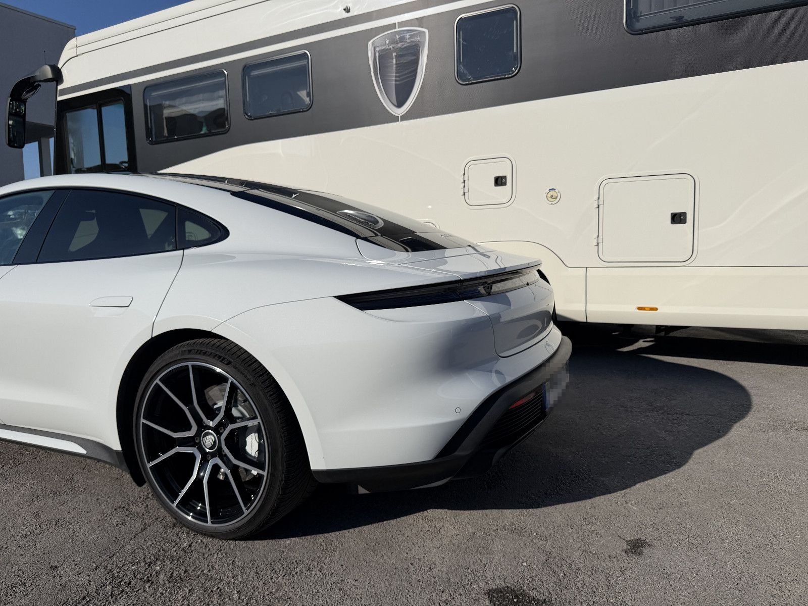 Porsche Taycan Turbo / PSCB / Winterreifen foto 7