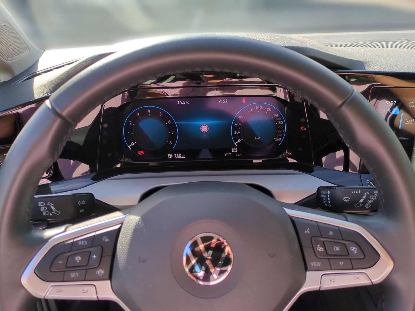 Volkswagen Golf VIII 1.5 TSI Life NAVI foto 8