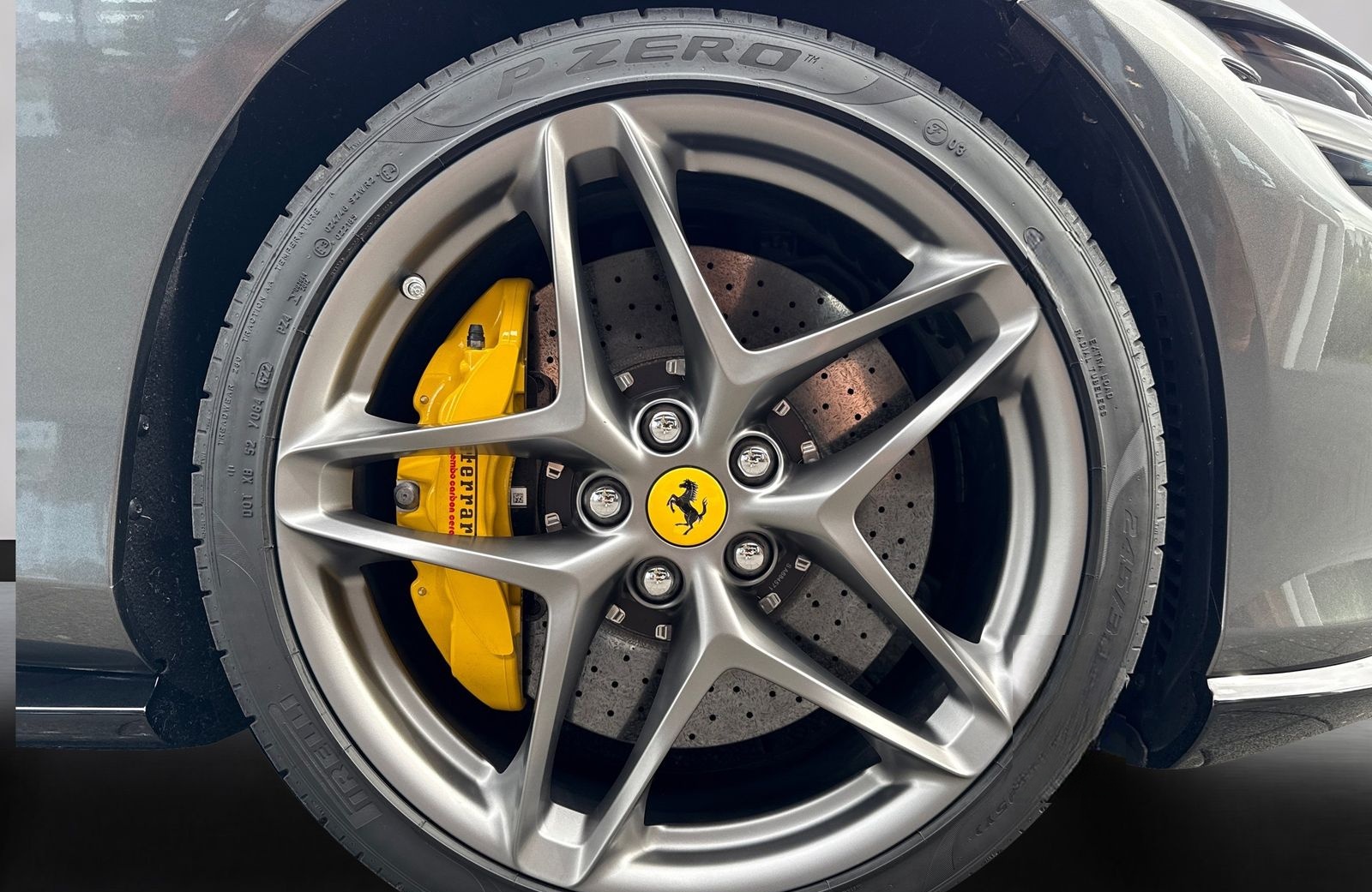 Ferrari Roma *Embleme*Navi*PDC*Klima*Leder* foto 12