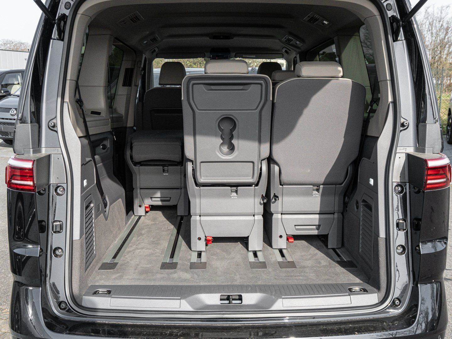 Volkswagen Multivan T7 2.0 TDI DSG Navi KAM KEYLESS KLIMAA. foto 17