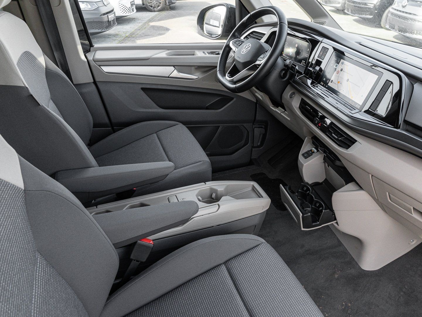 Volkswagen Multivan T7 2.0 TDI DSG Navi KAM KEYLESS KLIMAA. foto 8