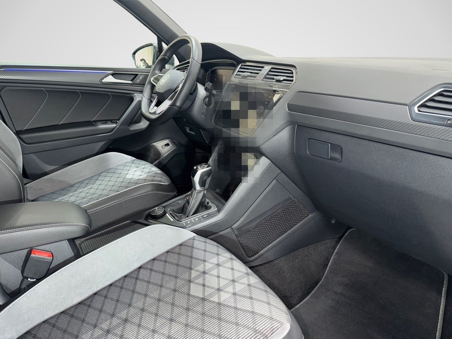 Volkswagen Tiguan 2.0 TDI 4M DSG R LINE PANO AHK MATRIX CAM foto 14