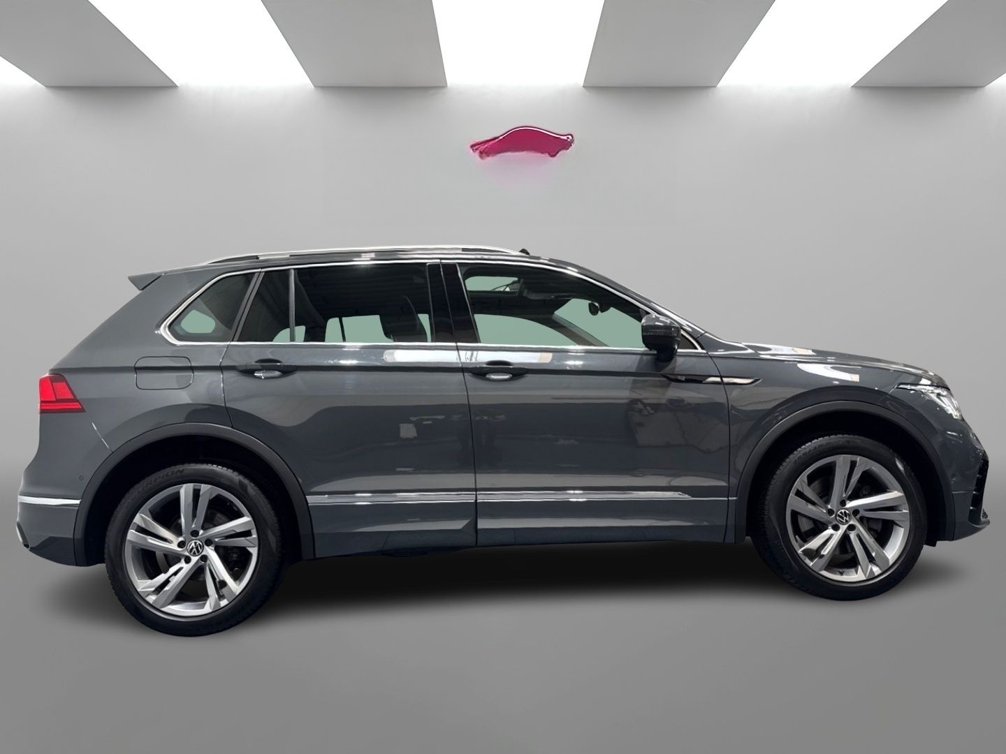 Volkswagen Tiguan 2.0 TDI 4M DSG R LINE PANO AHK MATRIX CAM foto 6