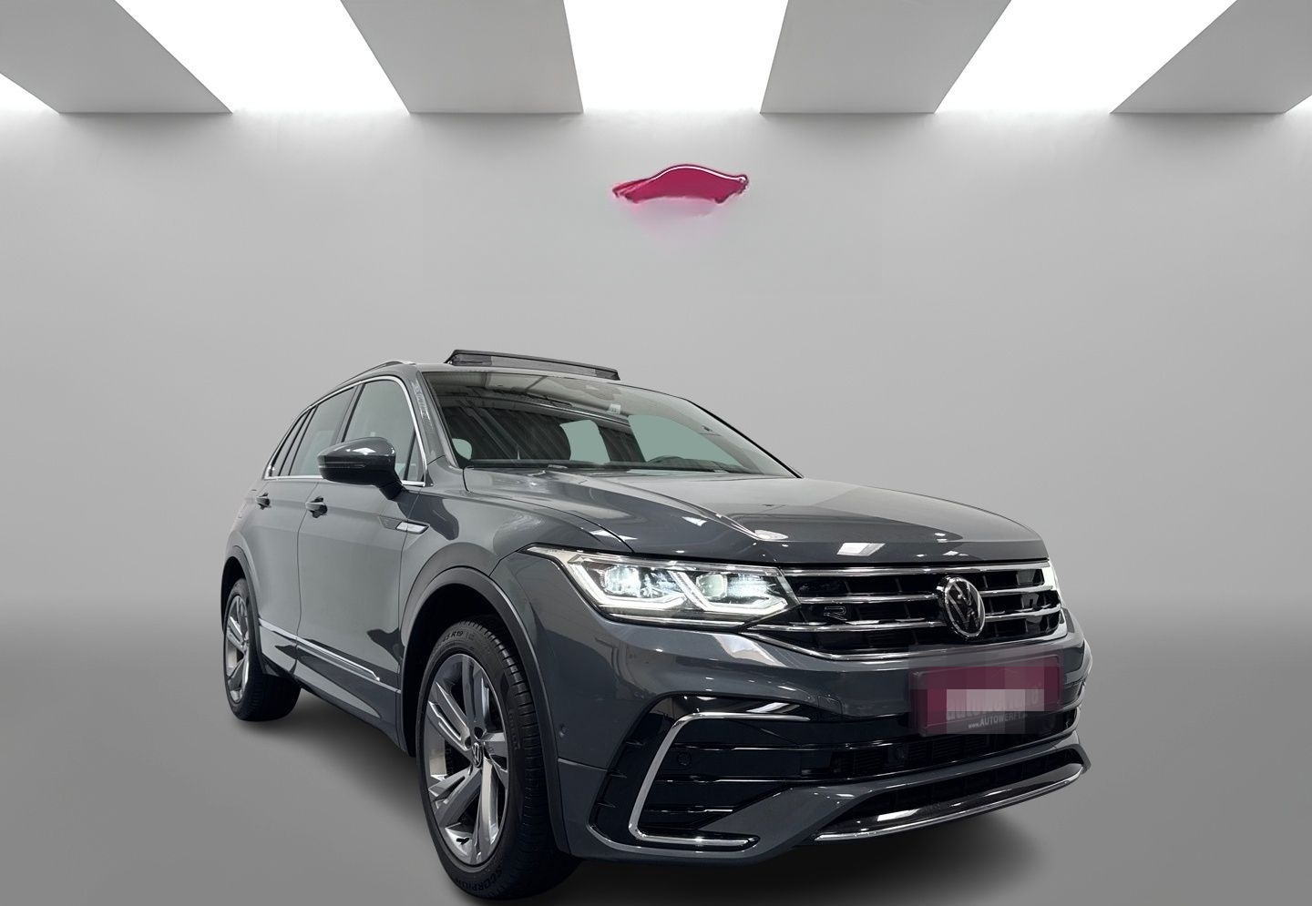 Volkswagen Tiguan 2.0 TDI 4M DSG R LINE PANO AHK MATRIX CAM foto 7
