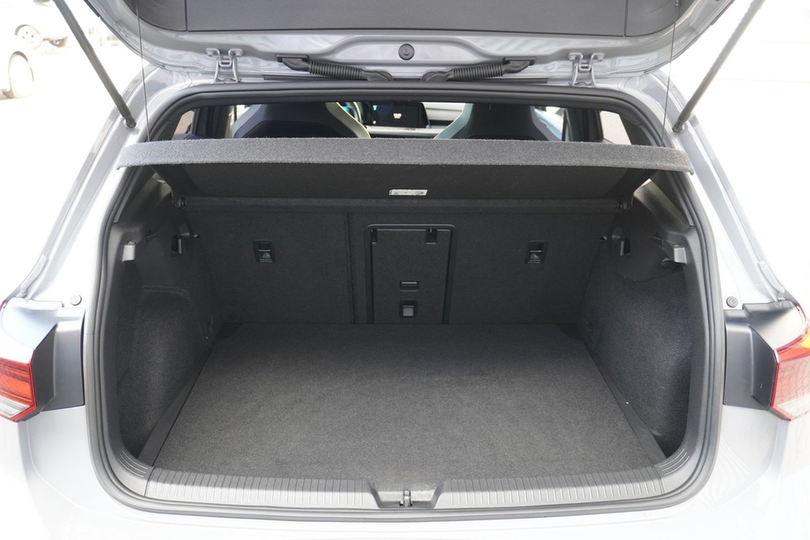 Volkswagen Golf VIII 1.5 TSI R-Line LED Navi PDC ACC DAB foto 33