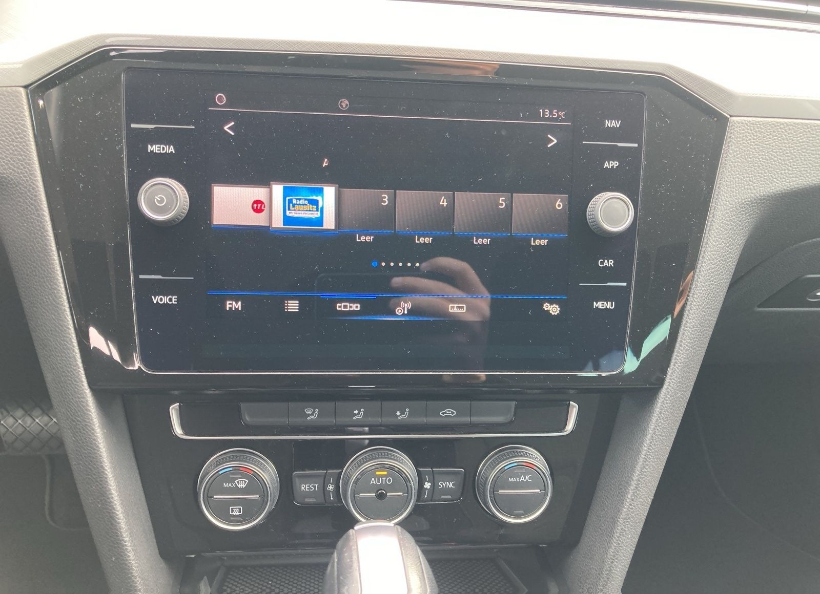 Volkswagen Passat Variant BUSINESS TSI DSG LED Navi ACC SH  foto 16