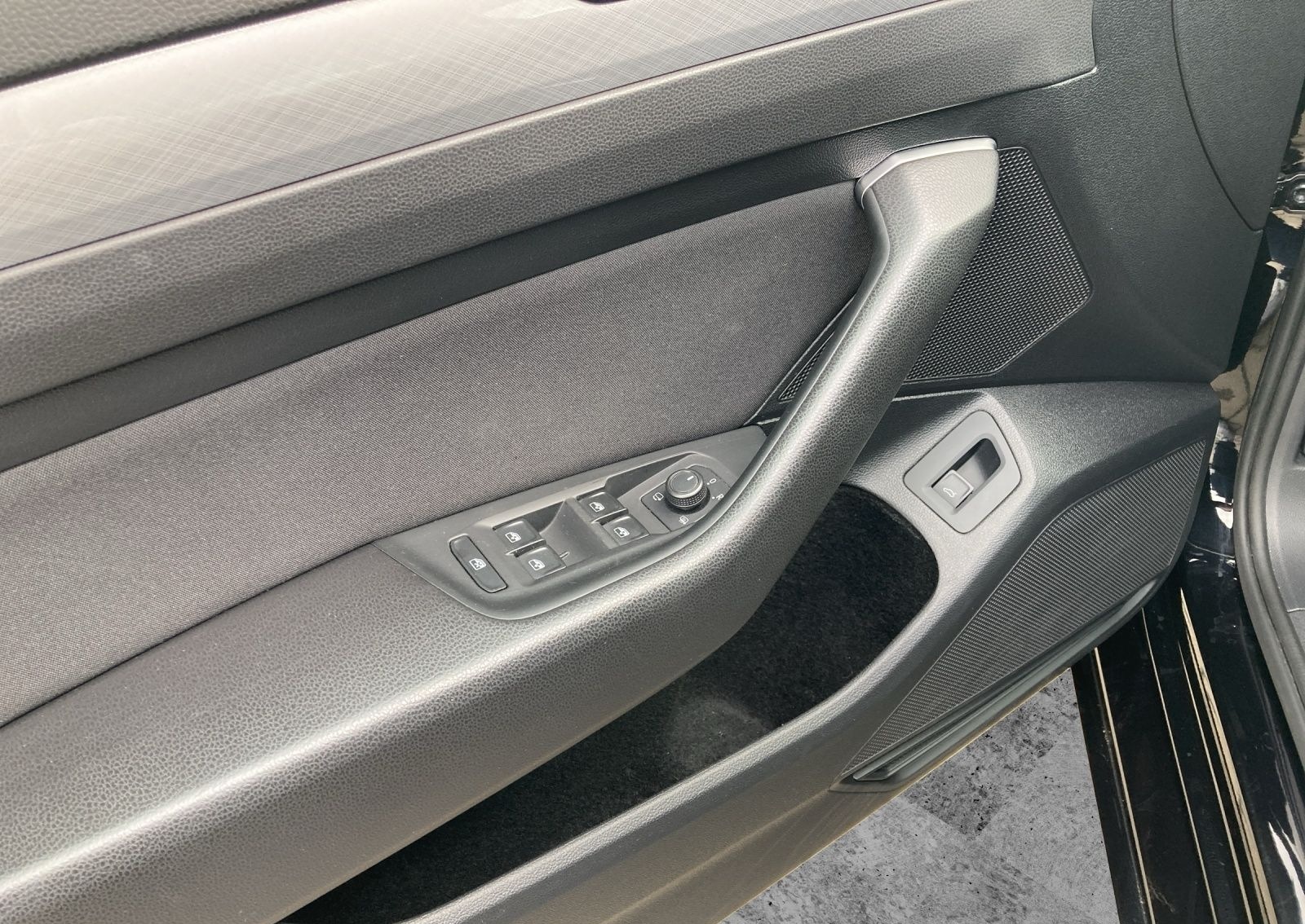 Volkswagen Passat Variant BUSINESS TSI DSG LED Navi ACC SH  foto 19