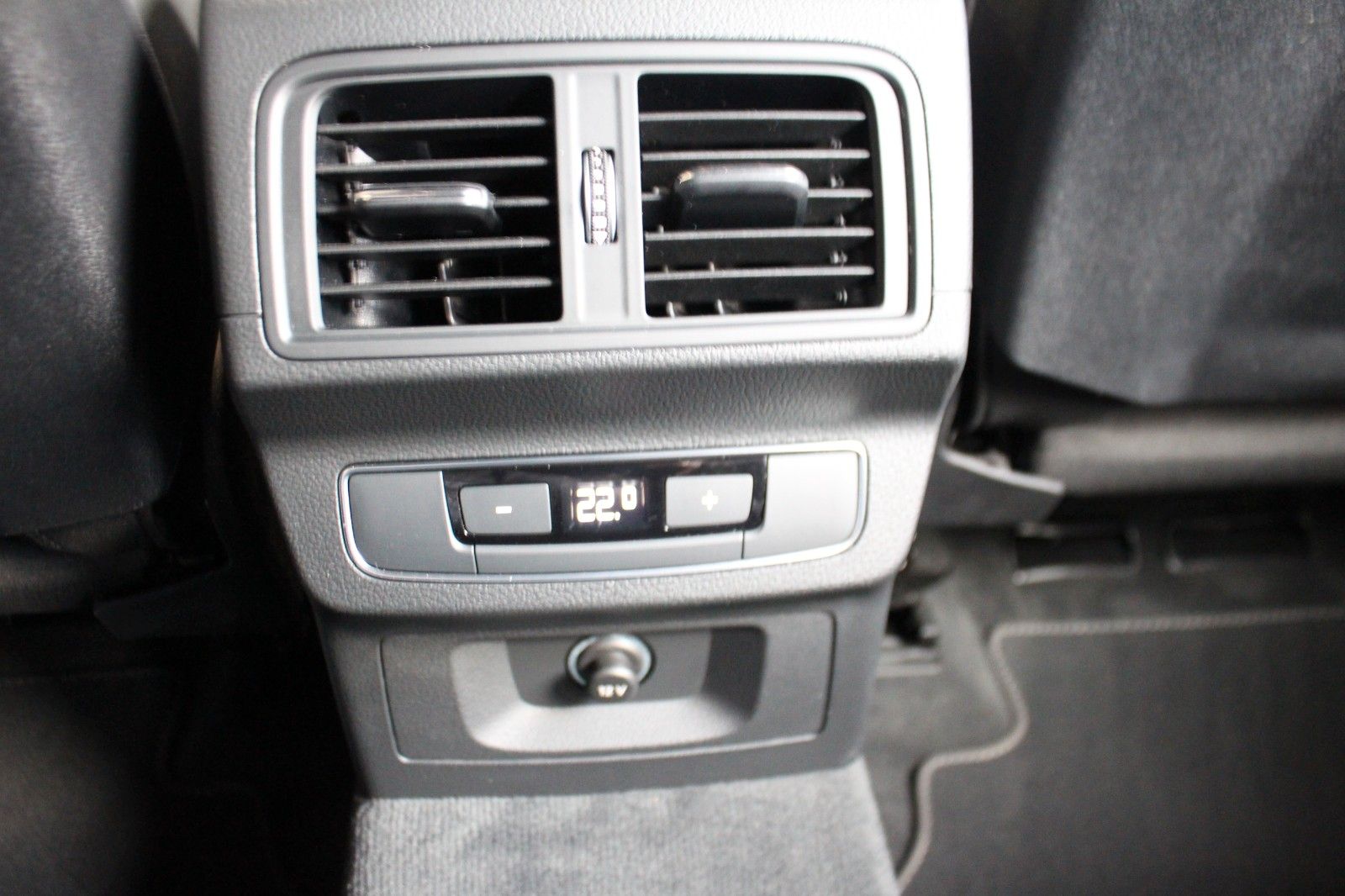 Audi Q5 40 TDI quattro S line Kamera MMI+ LED AHK foto 13