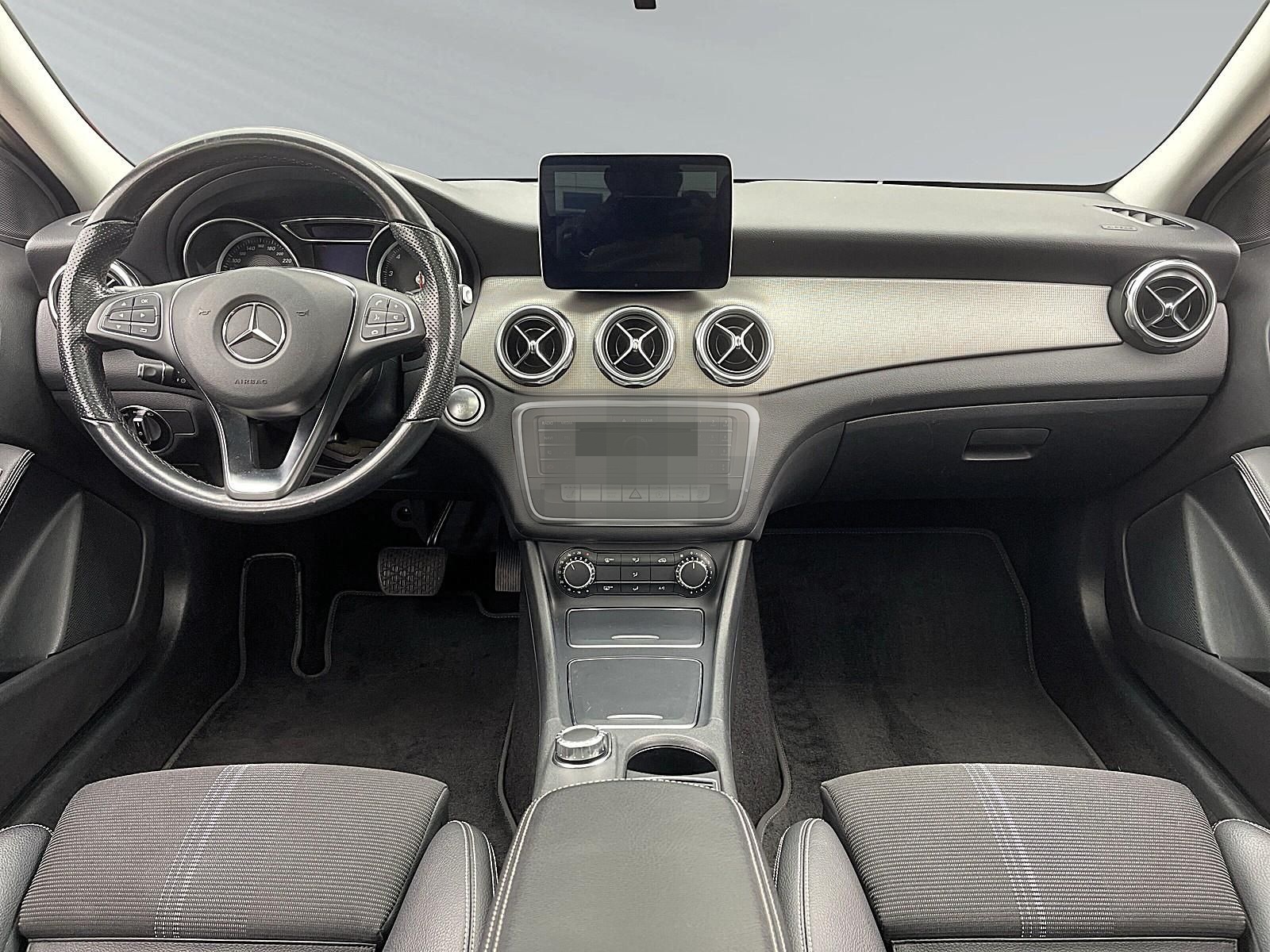 Mercedes-Benz GLA 180 7G-DCT Urban LED NAVI PANO SHZ PDC foto 13
