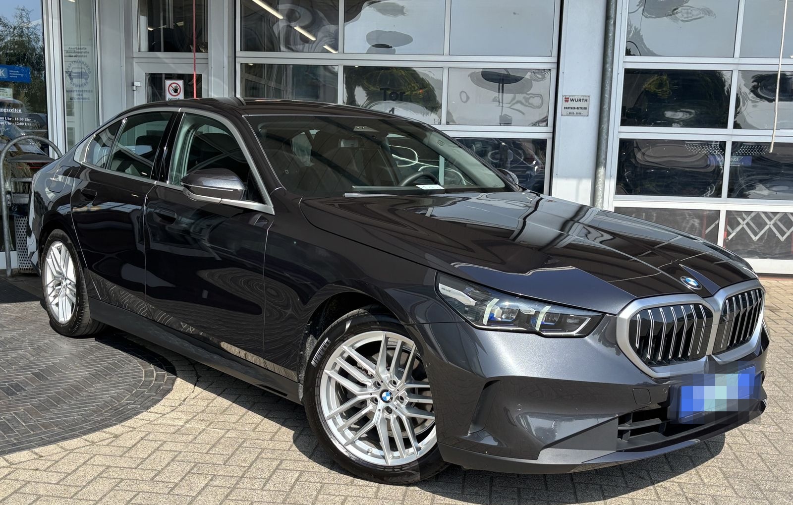 BMW 520 d xDrive 1.Hd LEDER AHK NAVI CAM HUD PLA DSC foto 3