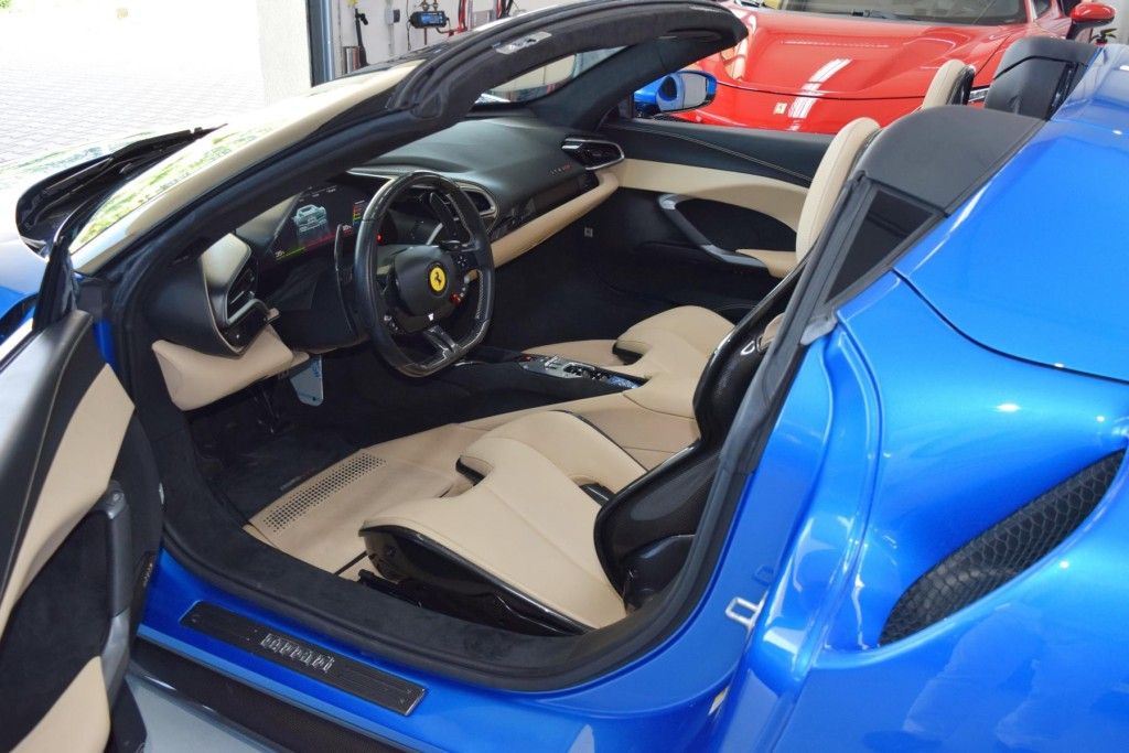 Ferrari 296 GTS Full CARBON * ACC * AppleCarPlay * JBL  foto 2