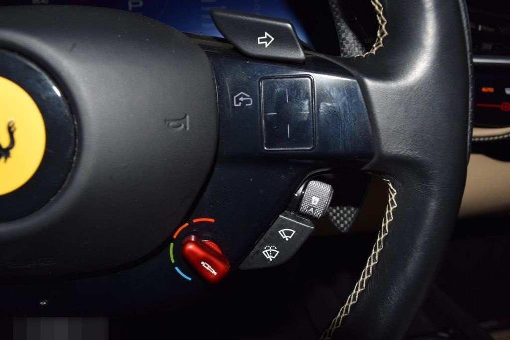 Ferrari 296 GTS Full CARBON * ACC * AppleCarPlay * JBL  foto 21